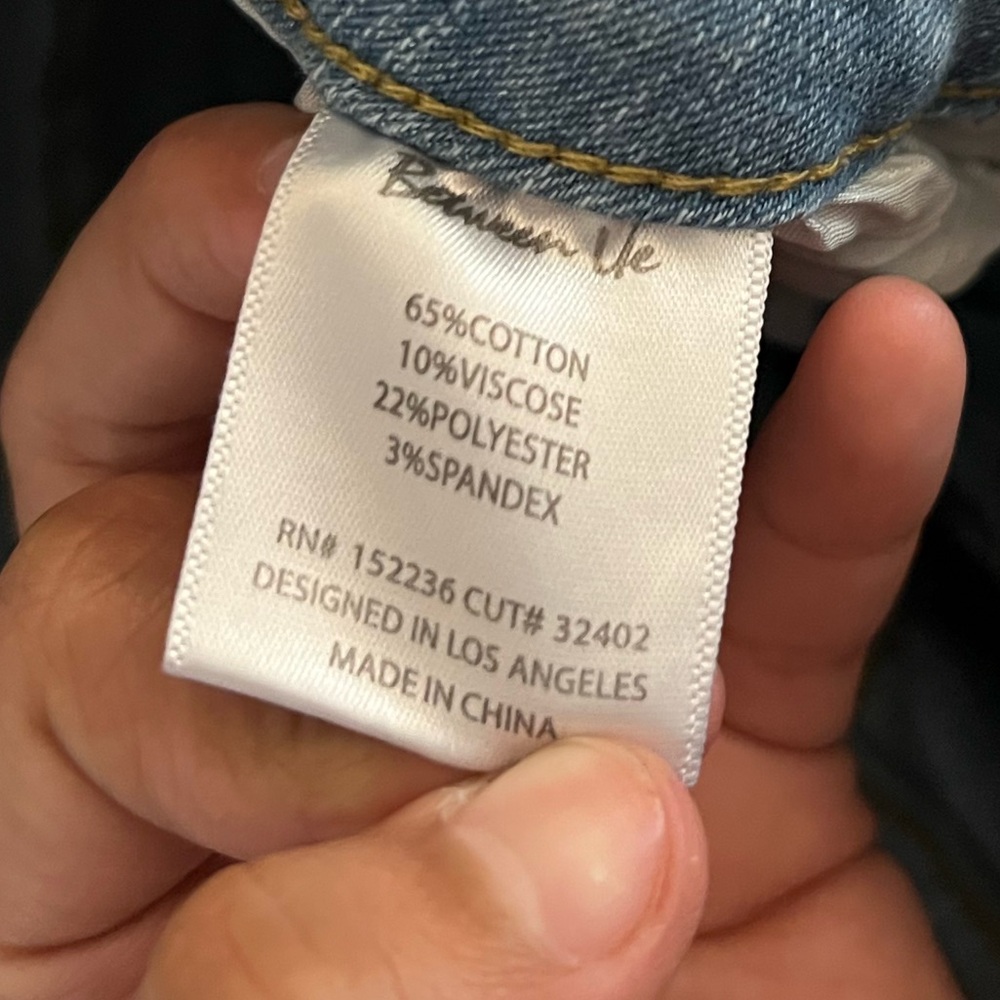 Distressed Light Blue Jeans - Picture 3 of 4